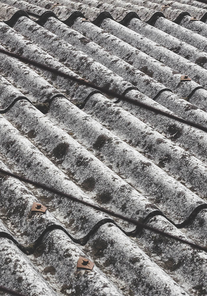 ¿Por qué es importante contratar una empresa para quitar amianto?